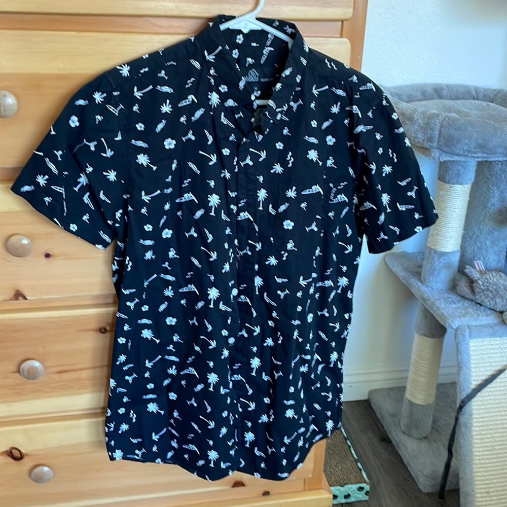 Black beach pet teen shirt